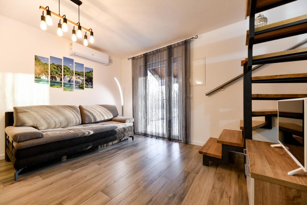 Zen Promona Villa Puljane Buitenkant foto